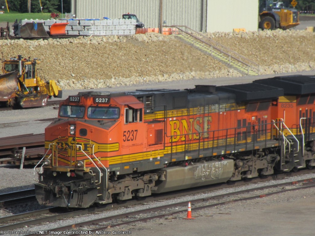 BNSF 5237